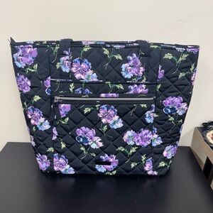 EUC Vera Bradley Women's Performance Twill Vera Tote Bag